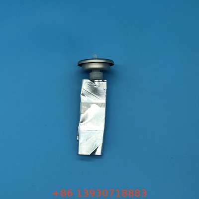 Zilveren cilinderzak op de klep Aerosol spray Eco-vriendelijke afdichting