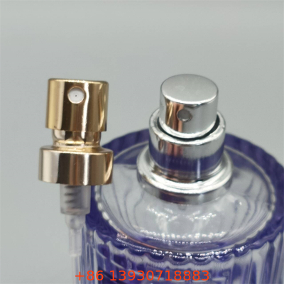 Decoratieve parfumspraypomp voor cadeau-sets geuren met sierlijke details & cadeau-klaar beroep