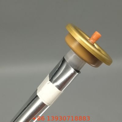 Versatile zak op klep systeem voor industriële chemicaliën en producten met hoge viscositeit met volledige formule integriteit en elke hoek sproeien