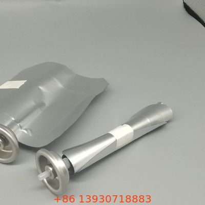 Versatile zak op klep systeem voor industriële chemicaliën en producten met hoge viscositeit met volledige formule integriteit en elke hoek sproeien