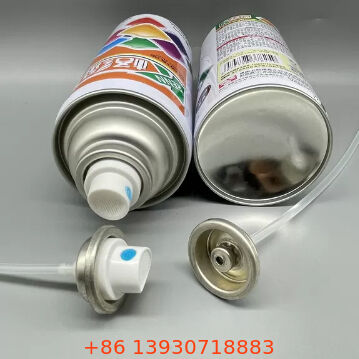 Kleurgecoördineerde voorgecoate vrouwelijke verfsproei klep en actuator set klaar voor installatie voor aerosoltoepassingen